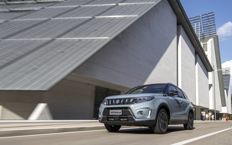 Suzuki Vitara Hybrid 2020: immagini ufficiali
