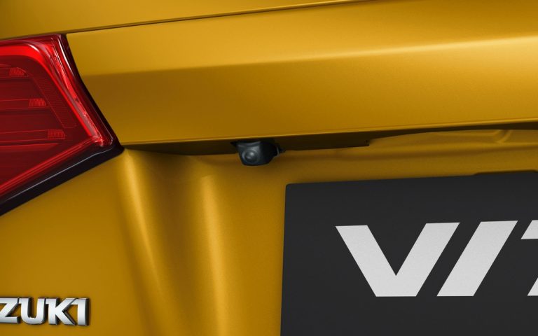 Suzuki Vitara Hybrid 2020: immagini ufficiali