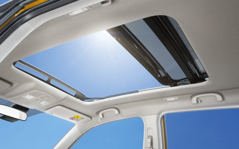 Suzuki Vitara Hybrid 2020: immagini ufficiali