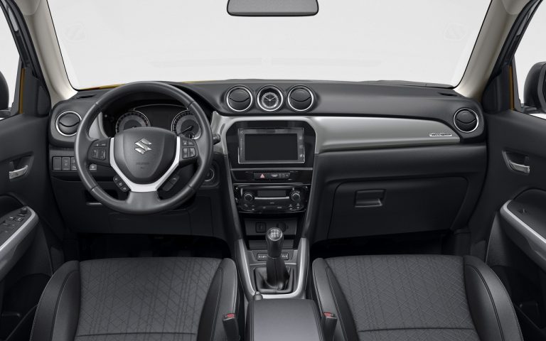 Suzuki Vitara Hybrid 2020: immagini ufficiali