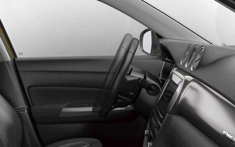 Suzuki Vitara Hybrid 2020: immagini ufficiali
