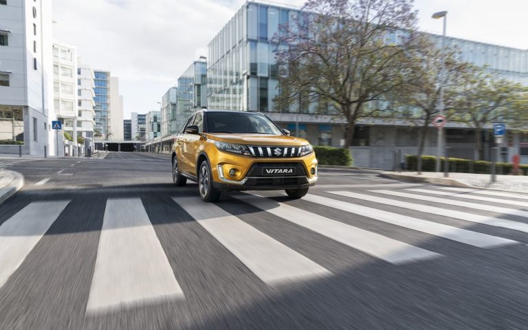Suzuki Vitara Hybrid 2020: immagini ufficiali