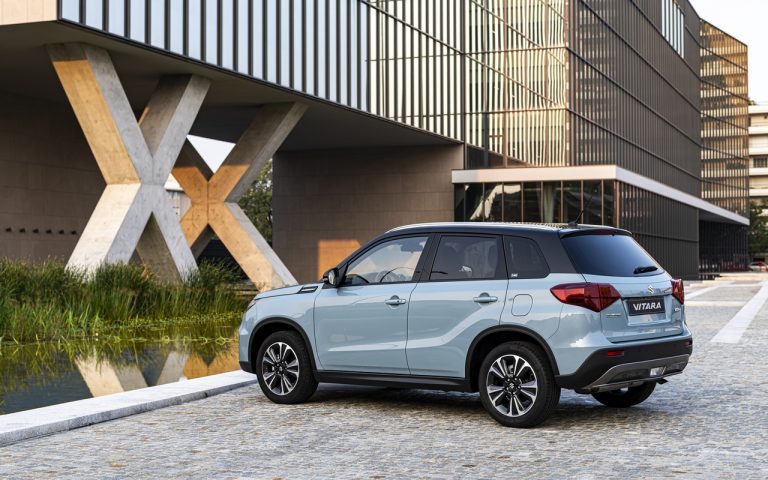 Suzuki Vitara Hybrid 2020: immagini ufficiali
