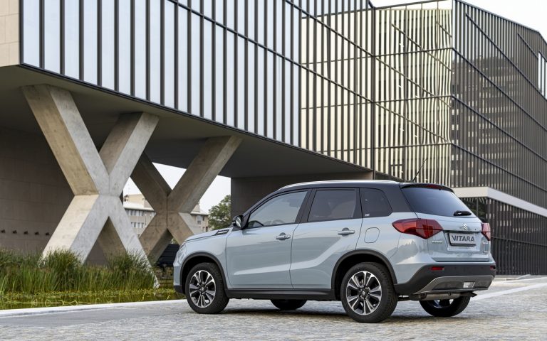 Suzuki Vitara Hybrid 2020: immagini ufficiali