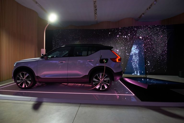 Volvo XC40 Recharge: la presentazione a Milano