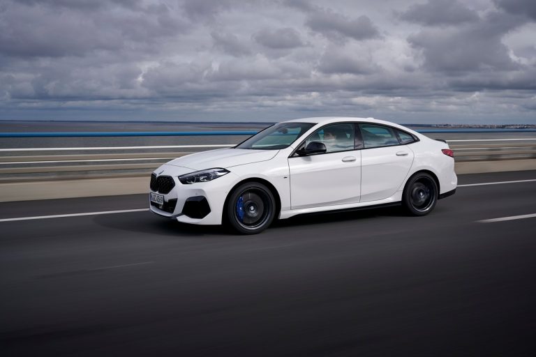 Bmw 220d M Sport e Bmw M235i xDrive 2020: immagini ufficiali
