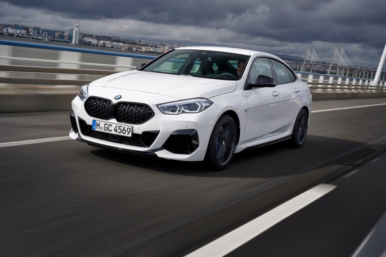 Bmw 220d M Sport e Bmw M235i xDrive 2020: immagini ufficiali