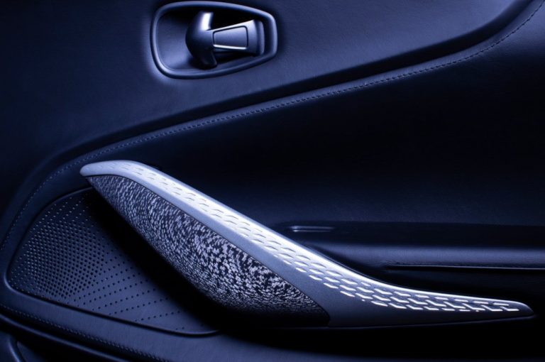 Aston Martin DBX by Q: immagini ufficiali
