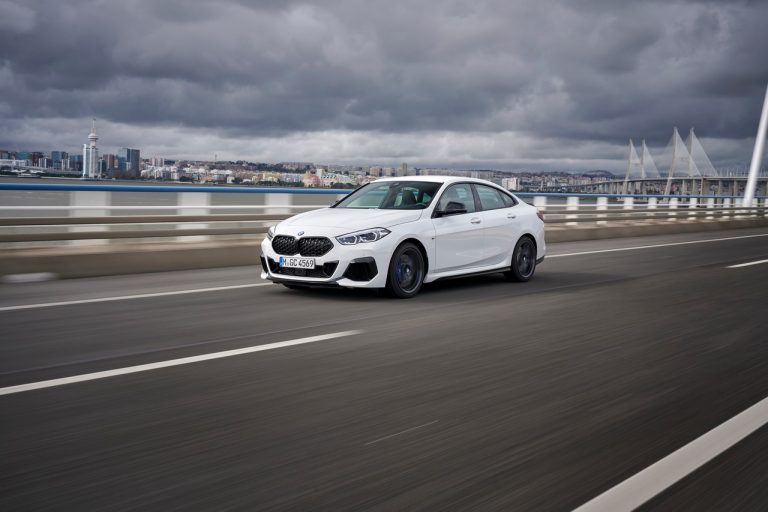 Bmw 220d M Sport e Bmw M235i xDrive 2020: immagini ufficiali