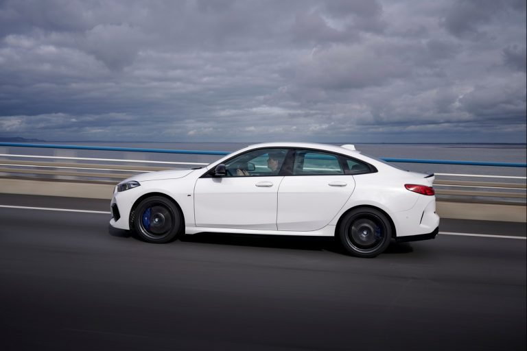 Bmw 220d M Sport e Bmw M235i xDrive 2020: immagini ufficiali