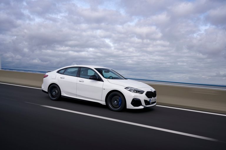 Bmw 220d M Sport e Bmw M235i xDrive 2020: immagini ufficiali