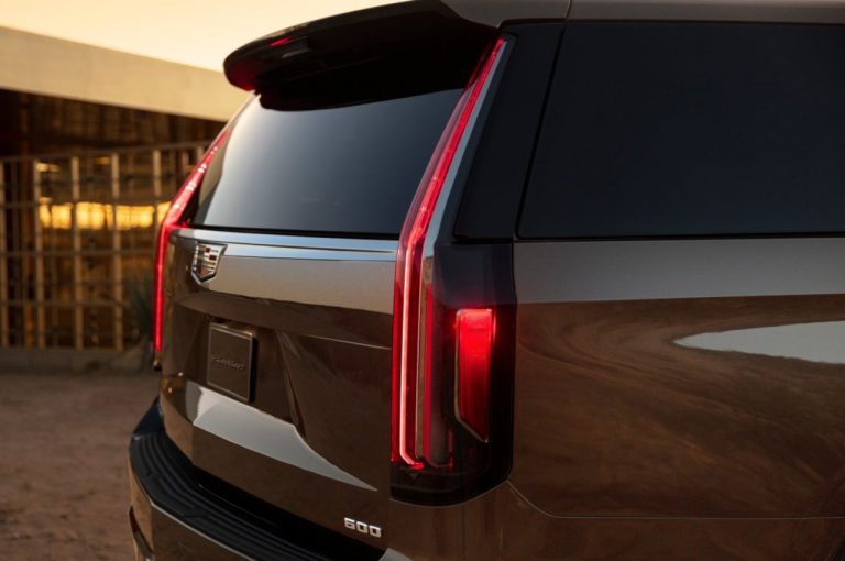 Cadillac Escalade 2020: immagini ufficiali