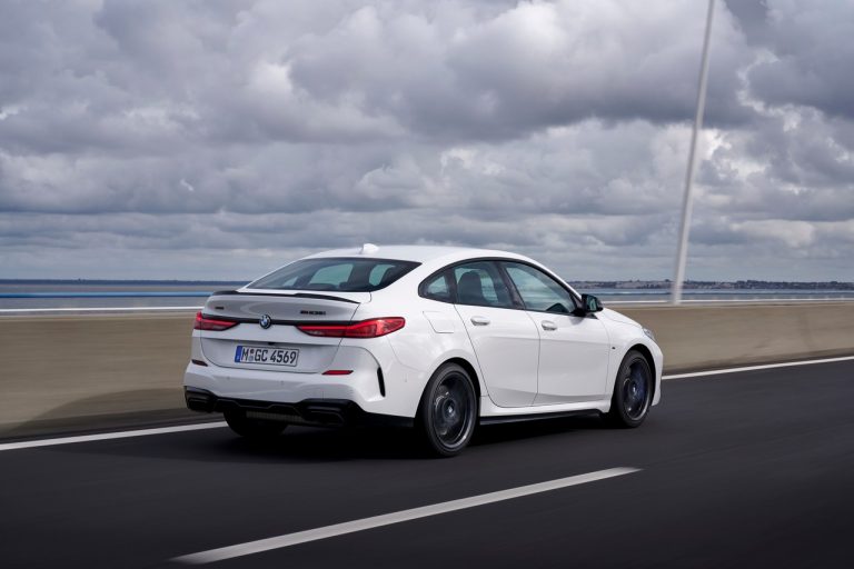 Bmw 220d M Sport e Bmw M235i xDrive 2020: immagini ufficiali