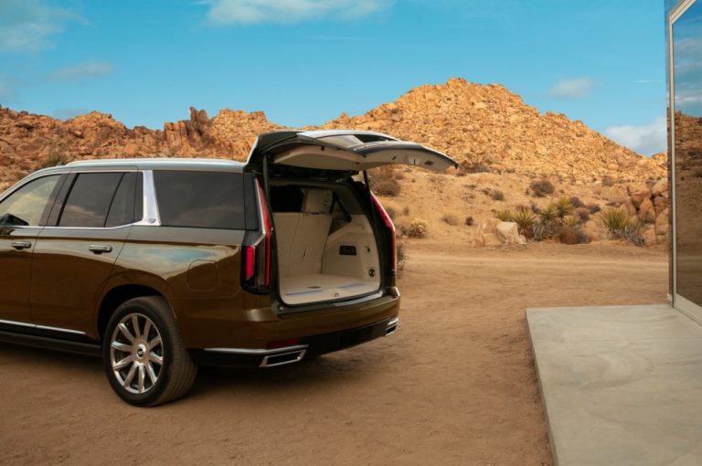 Cadillac Escalade 2020: immagini ufficiali