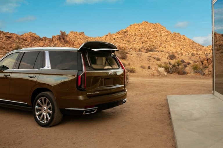Cadillac Escalade 2020: immagini ufficiali