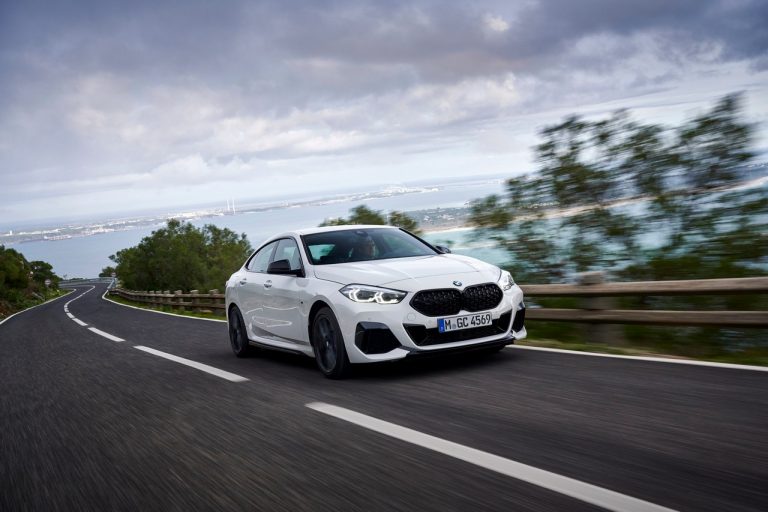 Bmw 220d M Sport e Bmw M235i xDrive 2020: immagini ufficiali