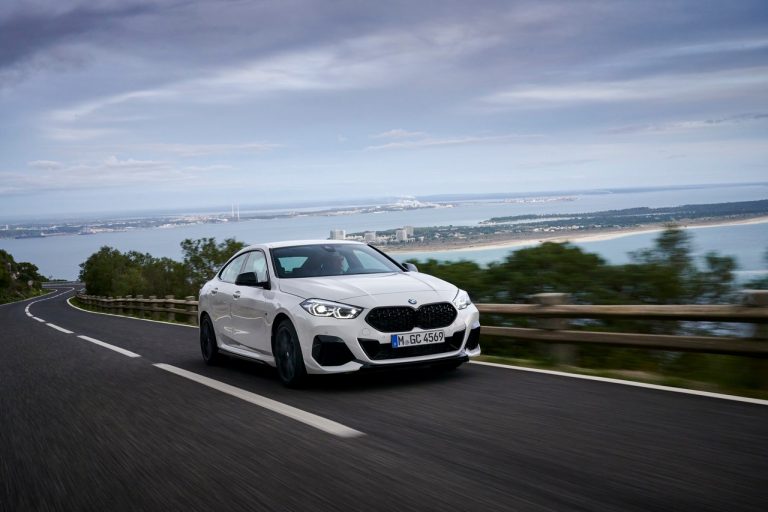 Bmw 220d M Sport e Bmw M235i xDrive 2020: immagini ufficiali