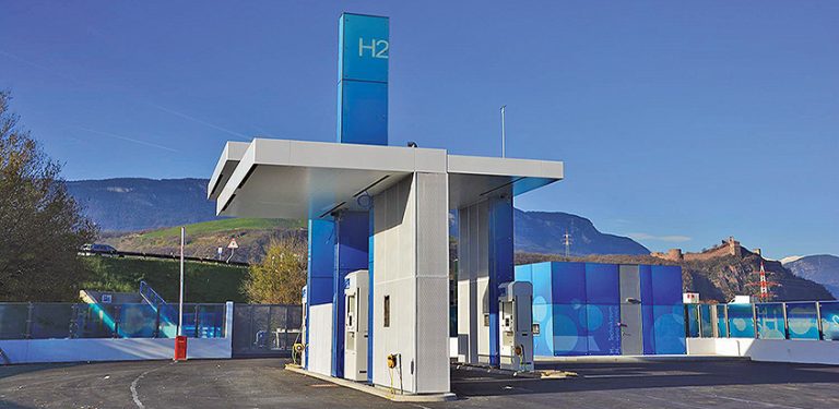Hyundai consegna 10 NEXO a idrogeno a Bolzano