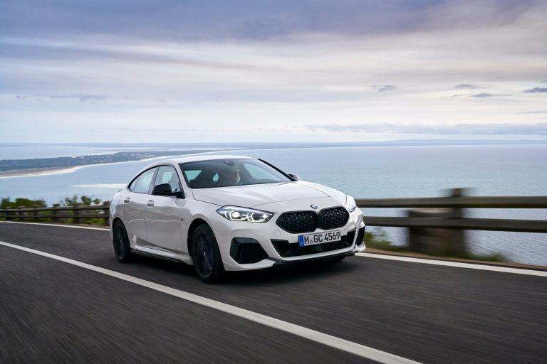 Bmw 220d M Sport e Bmw M235i xDrive 2020: immagini ufficiali