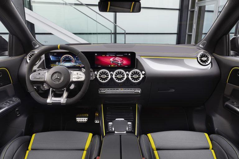 Mercedes-AMG GLA 45 4MATIC+ 2020: immagini ufficiali