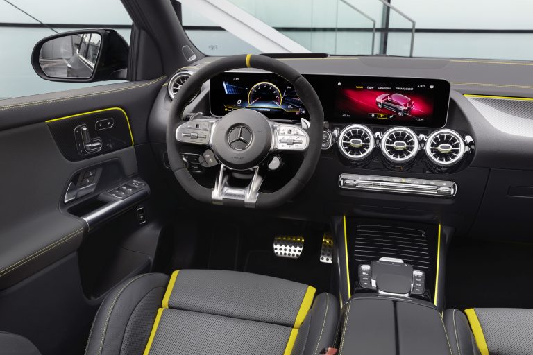 Mercedes-AMG GLA 45 4MATIC+ 2020: immagini ufficiali