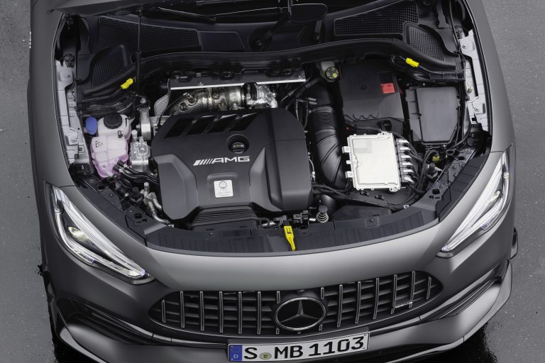 Mercedes-AMG GLA 45 4MATIC+ 2020: immagini ufficiali
