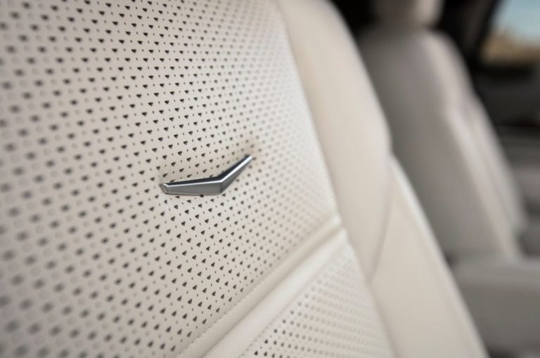 Cadillac Escalade 2020: immagini ufficiali