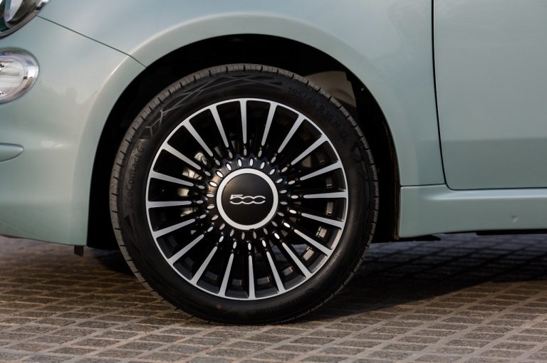 Fiat 500 Hybrid e Fiat Panda Hybrid Launch Edition: nuove immagini ufficiali