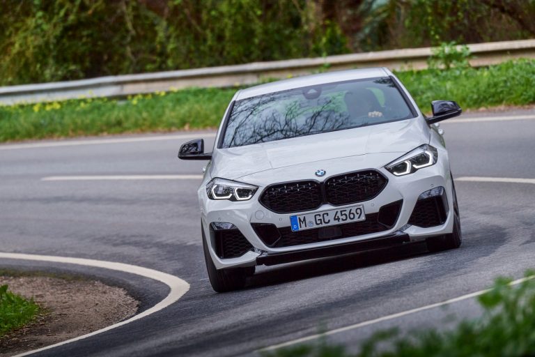 Bmw 220d M Sport e Bmw M235i xDrive 2020: immagini ufficiali