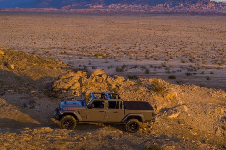 Jeep Gladiator Mojave 2020: immagini ufficiali