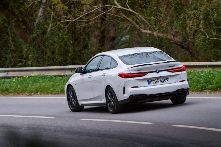 Bmw 220d M Sport e Bmw M235i xDrive 2020: immagini ufficiali