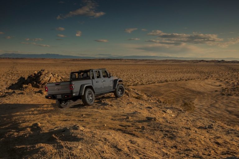 Jeep Gladiator Mojave 2020: immagini ufficiali