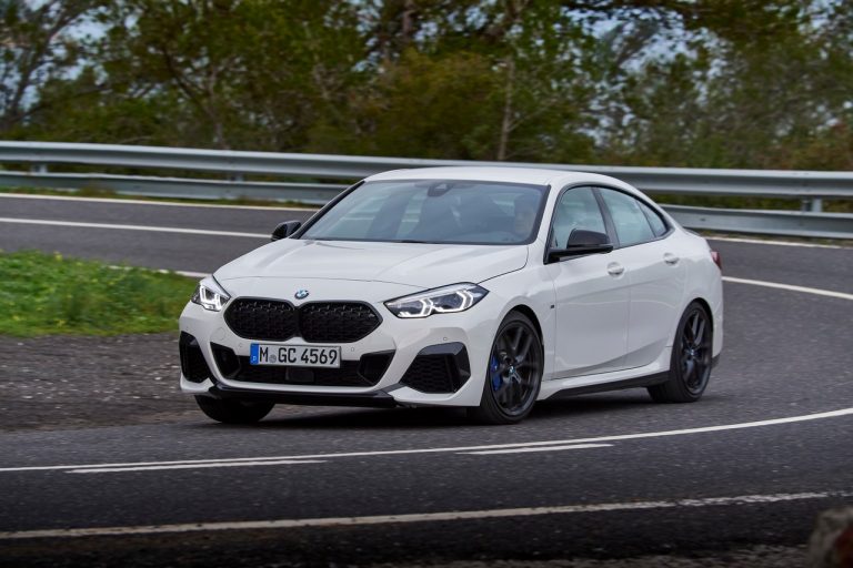 Bmw 220d M Sport e Bmw M235i xDrive 2020: immagini ufficiali