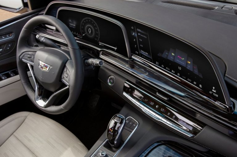 Cadillac Escalade 2020: immagini ufficiali