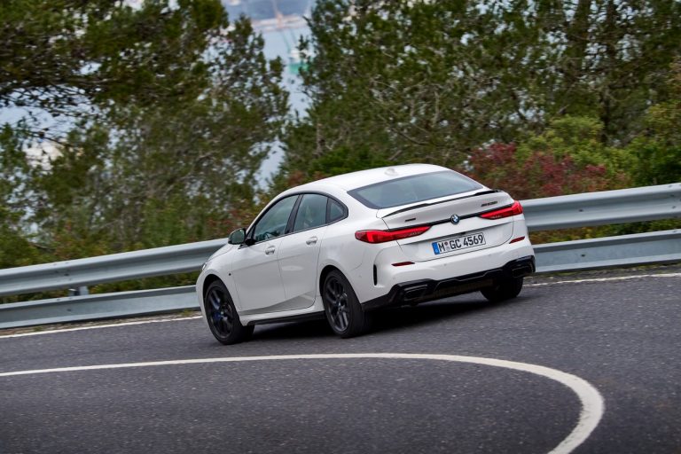 Bmw 220d M Sport e Bmw M235i xDrive 2020: immagini ufficiali