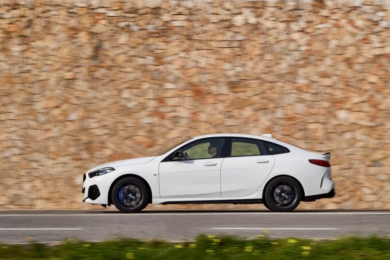Bmw 220d M Sport e Bmw M235i xDrive 2020: immagini ufficiali