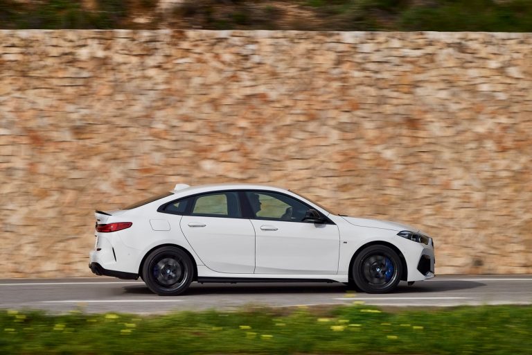 Bmw 220d M Sport e Bmw M235i xDrive 2020: immagini ufficiali