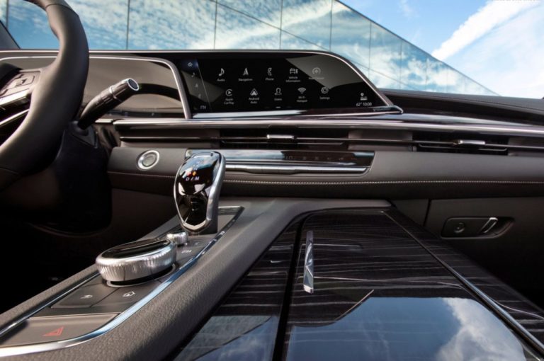 Cadillac Escalade 2020: immagini ufficiali