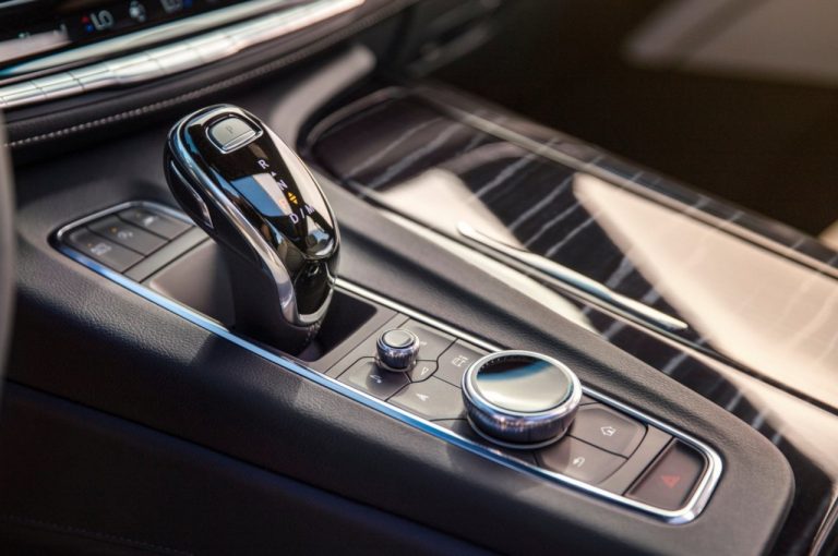 Cadillac Escalade 2020: immagini ufficiali