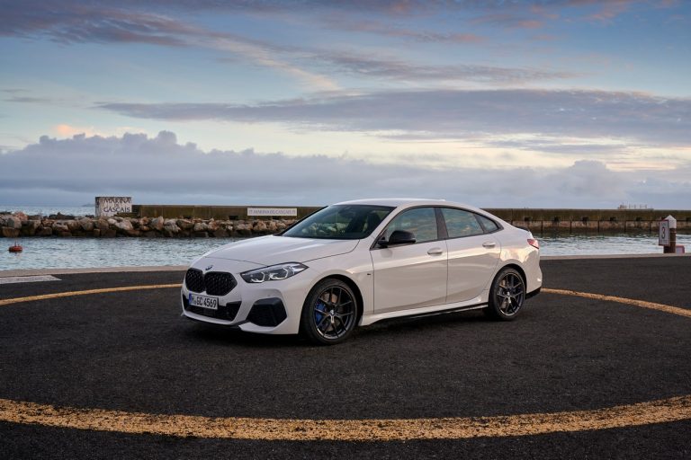 Bmw 220d M Sport e Bmw M235i xDrive 2020: immagini ufficiali