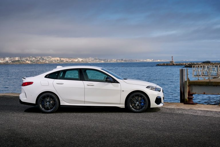 Bmw 220d M Sport e Bmw M235i xDrive 2020: immagini ufficiali