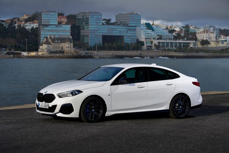 Bmw 220d M Sport e Bmw M235i xDrive 2020: immagini ufficiali