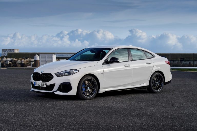 Bmw 220d M Sport e Bmw M235i xDrive 2020: immagini ufficiali