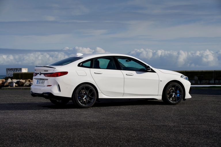 Bmw 220d M Sport e Bmw M235i xDrive 2020: immagini ufficiali