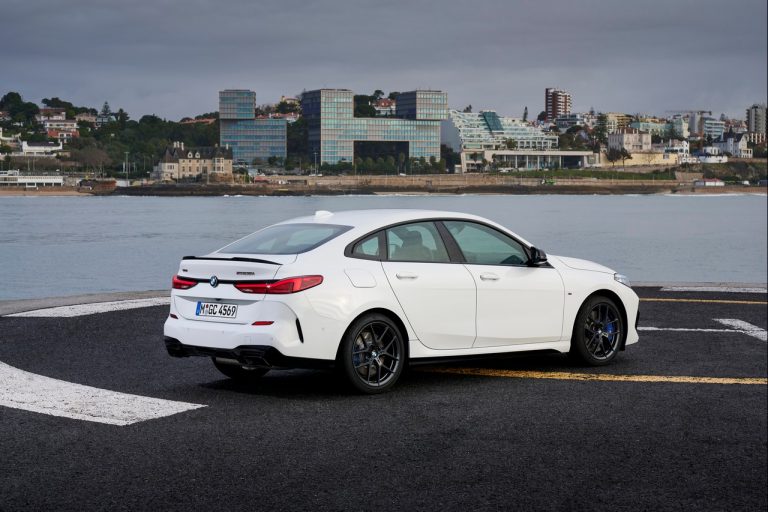 Bmw 220d M Sport e Bmw M235i xDrive 2020: immagini ufficiali