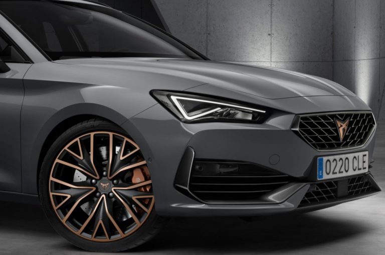 Cupra Leon Sportstourer 2020: immagini ufficiali