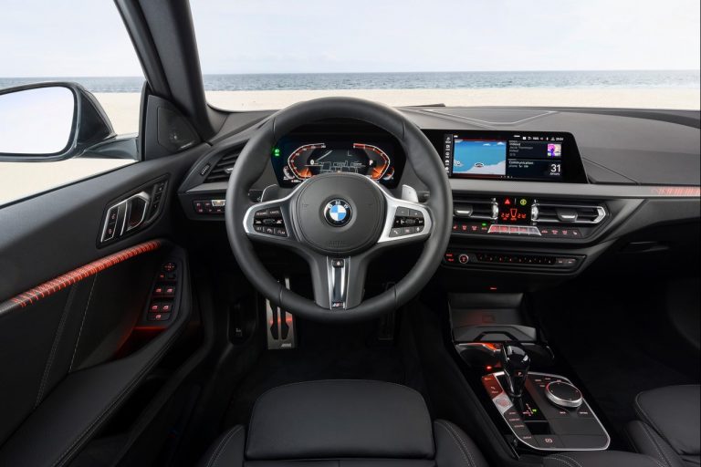 Bmw 220d M Sport e Bmw M235i xDrive 2020: immagini ufficiali