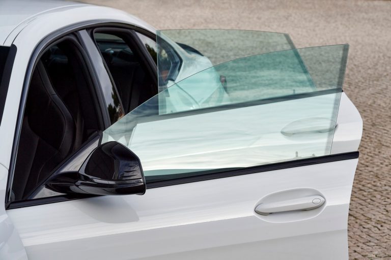 Bmw 220d M Sport e Bmw M235i xDrive 2020: immagini ufficiali