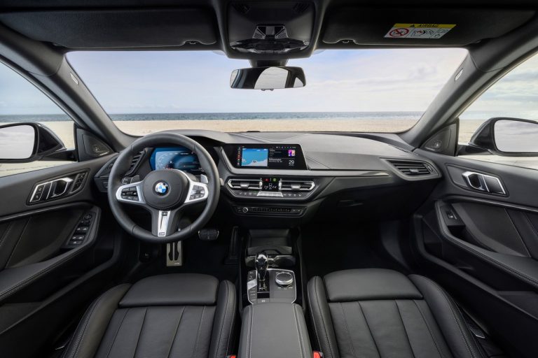 Bmw 220d M Sport e Bmw M235i xDrive 2020: immagini ufficiali