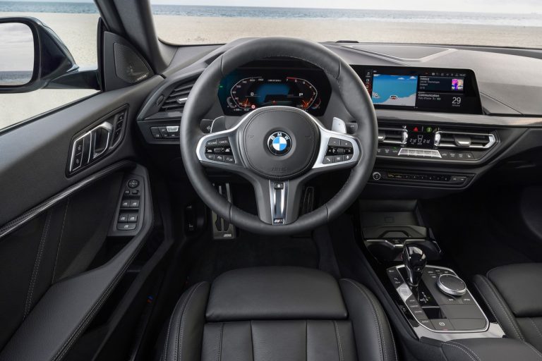 Bmw 220d M Sport e Bmw M235i xDrive 2020: immagini ufficiali